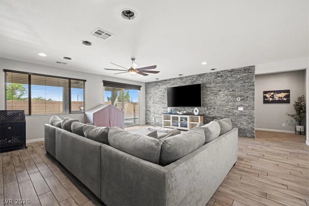 6320 Regina Ridge, Las Vegas, NV 89149