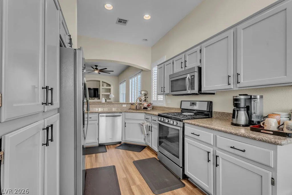 369 Cascade Mist, Las Vegas, NV 89123