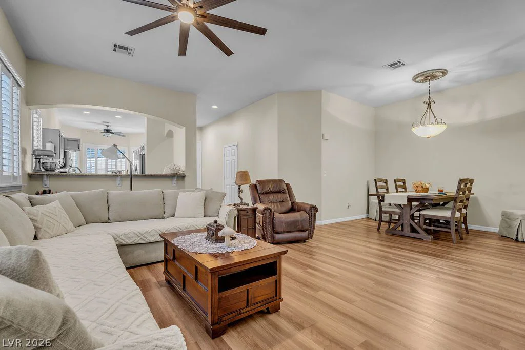 369 Cascade Mist, Las Vegas, NV 89123