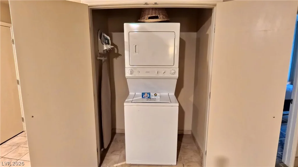 211 Flamingo, Las Vegas, NV 89169