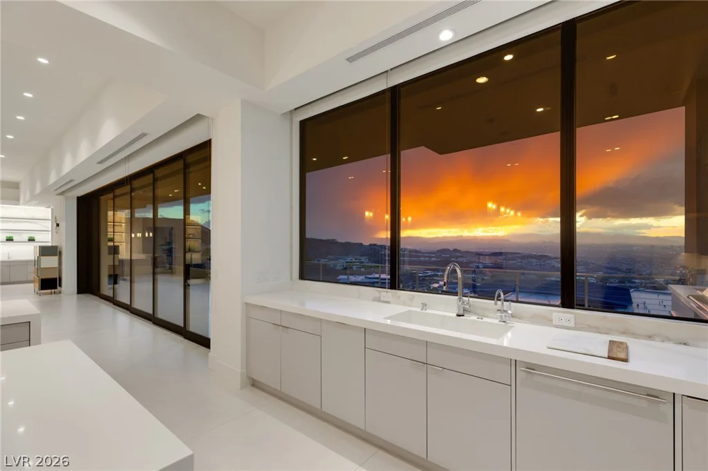 677 Overlook Rim, Henderson, NV 89012