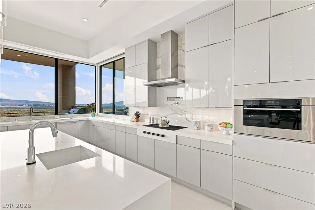 677 Overlook Rim, Henderson, NV 89012