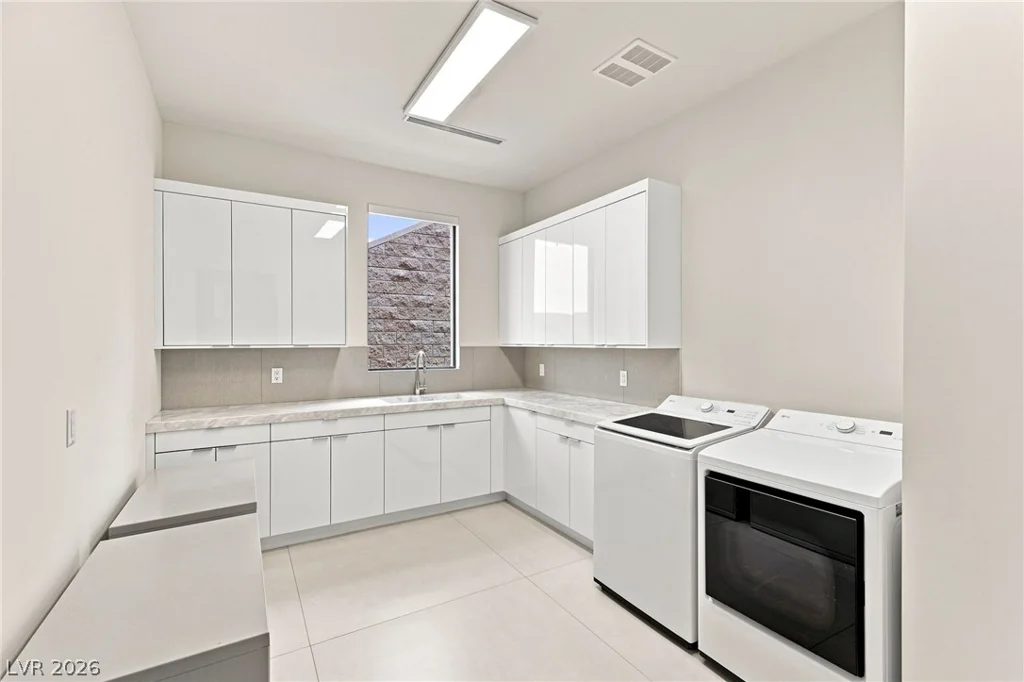 677 Overlook Rim, Henderson, NV 89012