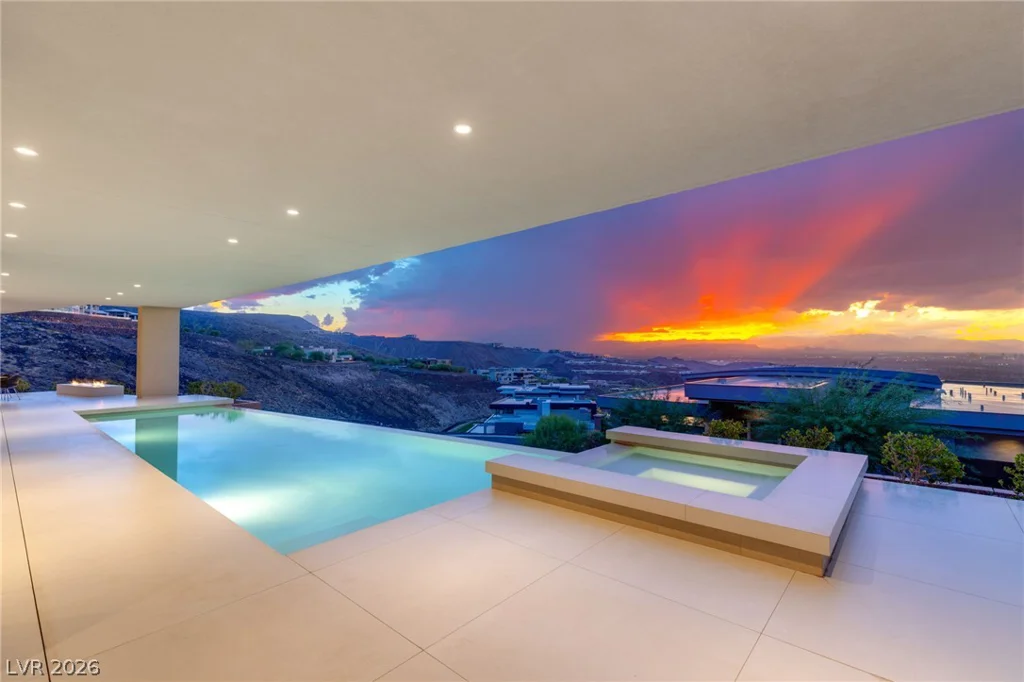 677 Overlook Rim, Henderson, NV 89012