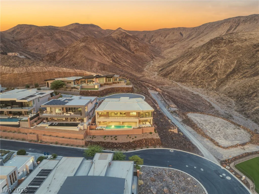 677 Overlook Rim, Henderson, NV 89012