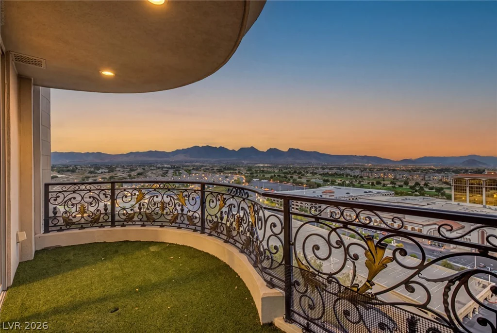 9101 Alta, Las Vegas, NV 89145