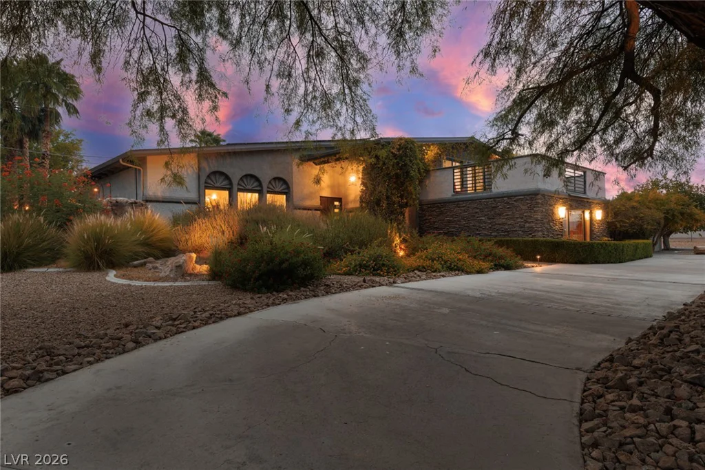 5285 Chieftain, Las Vegas, NV 89149