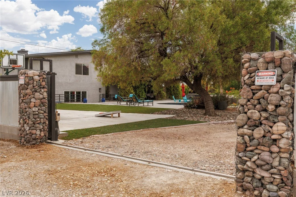 5285 Chieftain, Las Vegas, NV 89149