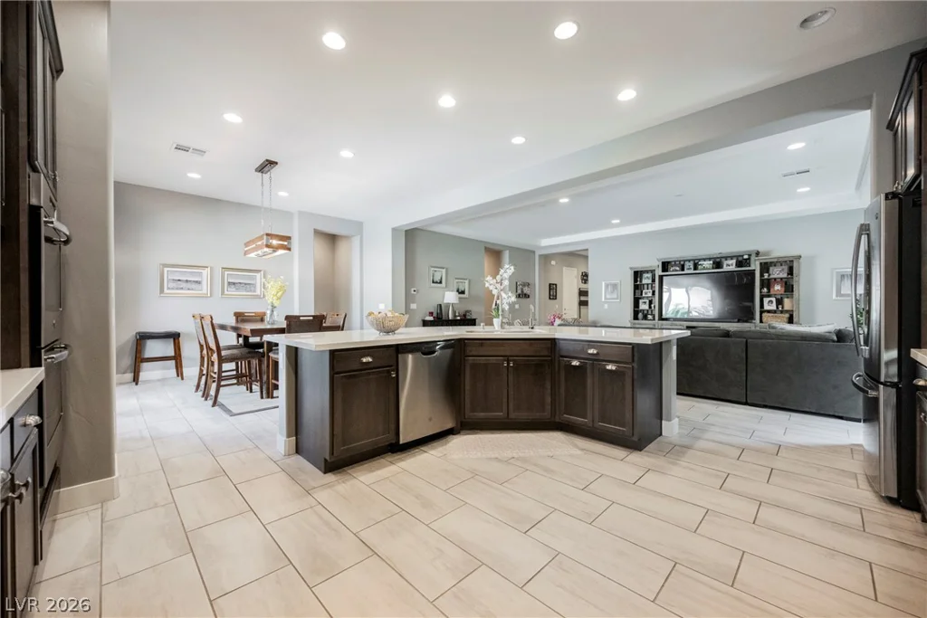 8133 Pinetop Crest, Las Vegas, NV 89166