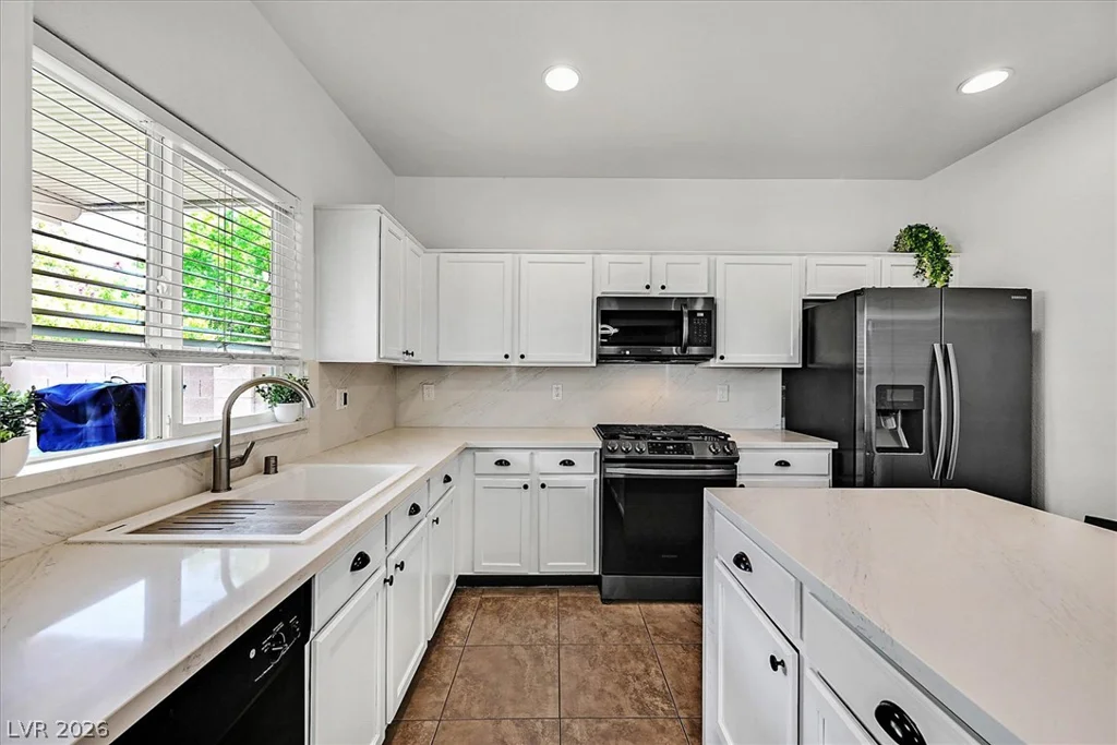 10140 Iron Wood Peak, Las Vegas, NV 89166