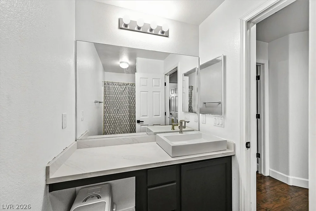 10140 Iron Wood Peak, Las Vegas, NV 89166