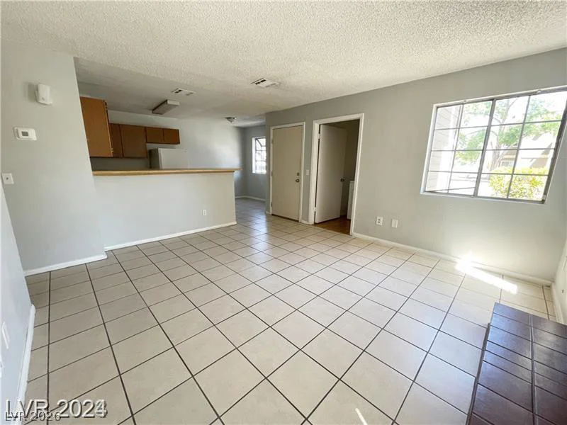 2707 Aarondavid, Las Vegas, NV 89121