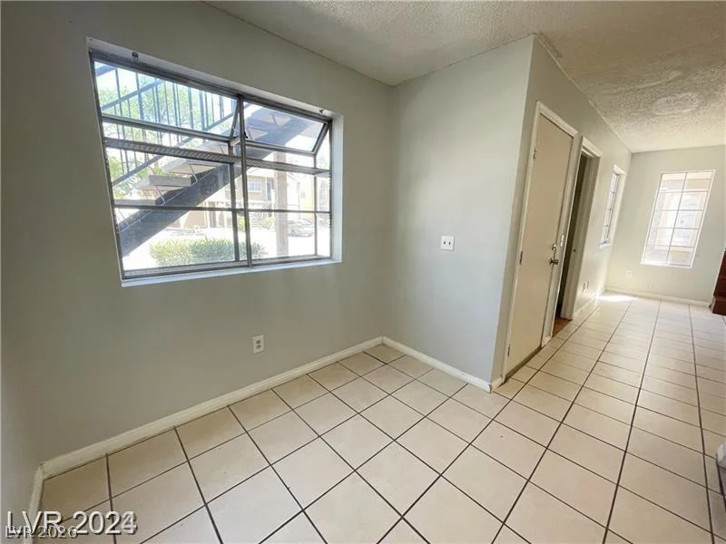 2707 Aarondavid, Las Vegas, NV 89121