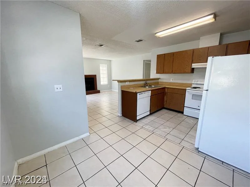 2707 Aarondavid, Las Vegas, NV 89121