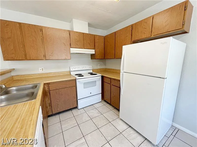 2707 Aarondavid, Las Vegas, NV 89121