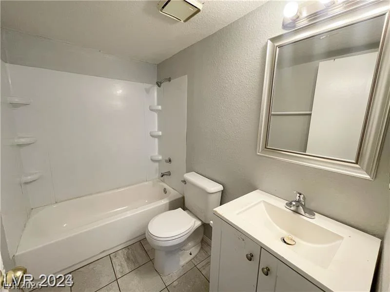 2707 Aarondavid, Las Vegas, NV 89121