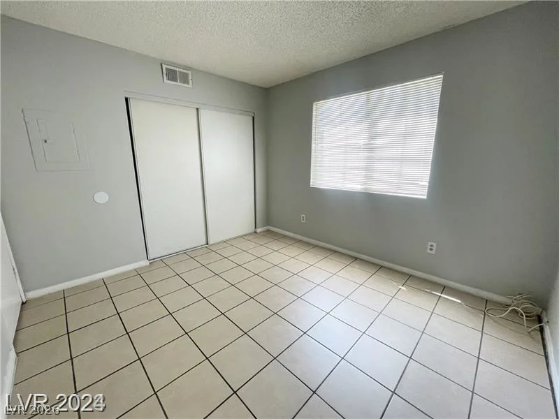2707 Aarondavid, Las Vegas, NV 89121