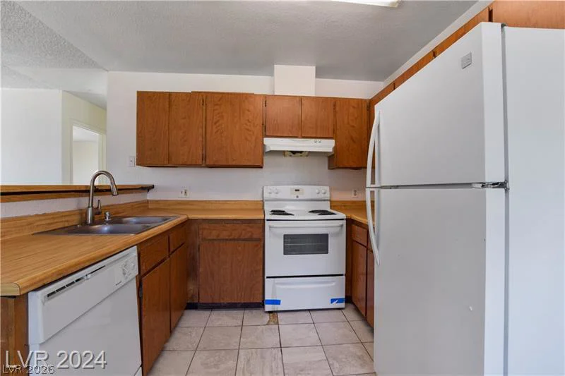 2707 Aarondavid, Las Vegas, NV 89121