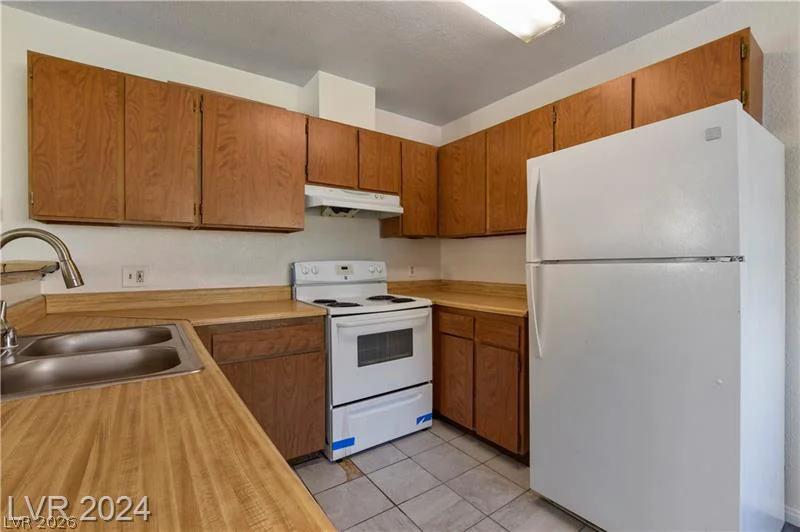 2707 Aarondavid, Las Vegas, NV 89121