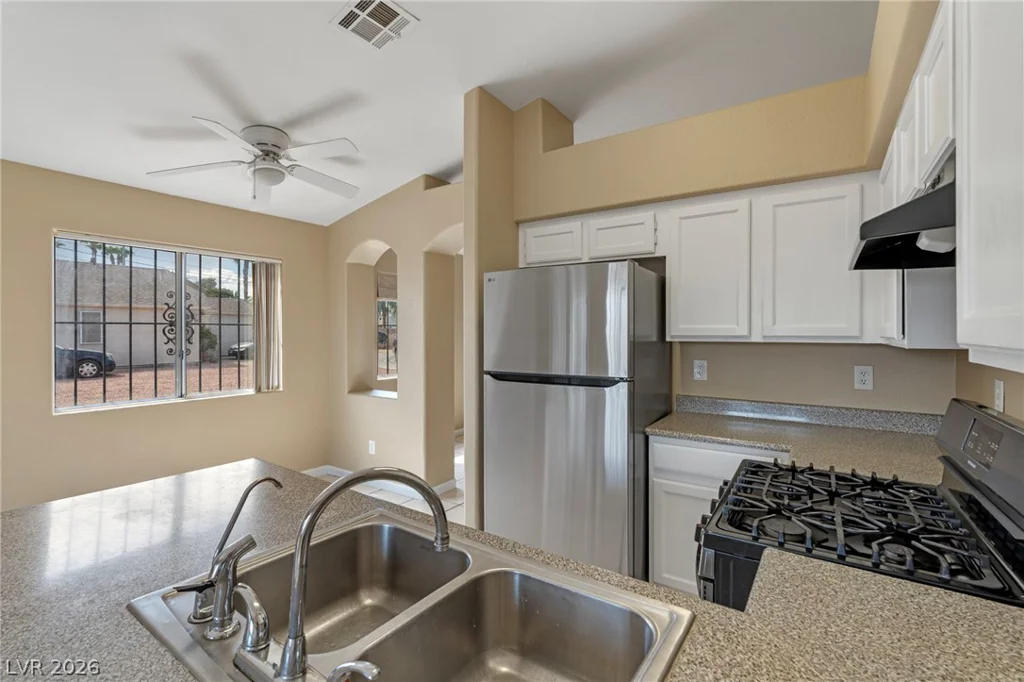2045 Garnet Gable, Las Vegas, NV 89106