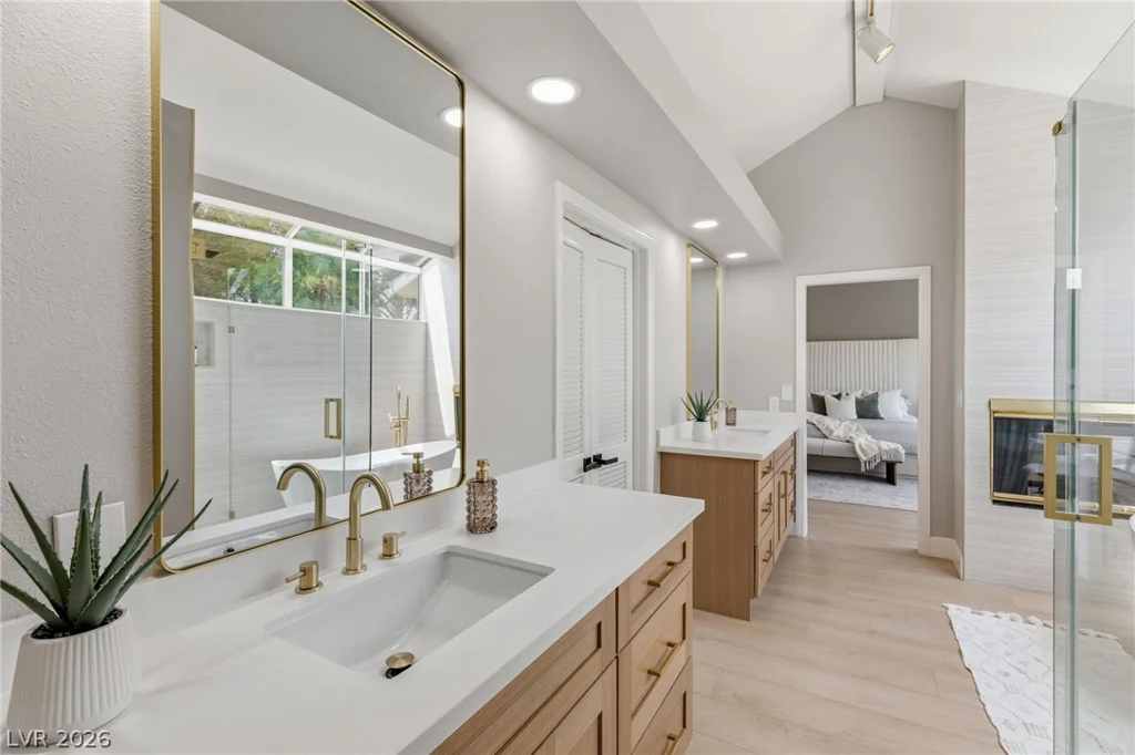 9725 Cascade Falls, Las Vegas, NV 89117
