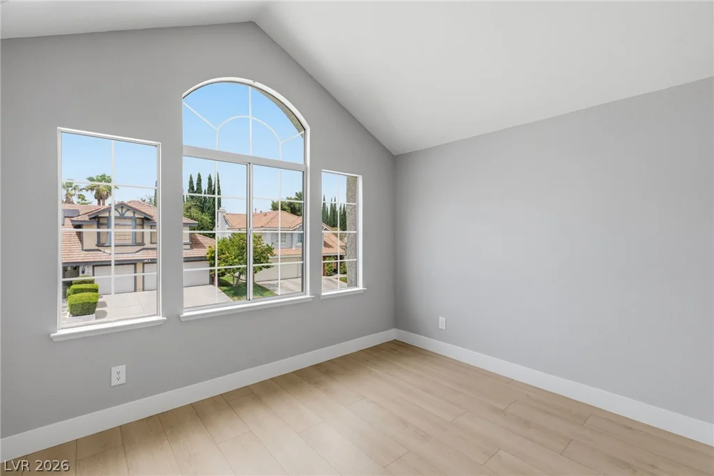 9725 Cascade Falls, Las Vegas, NV 89117