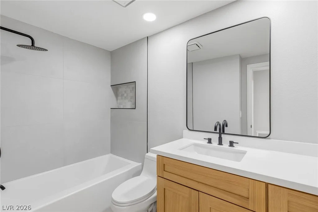 9725 Cascade Falls, Las Vegas, NV 89117