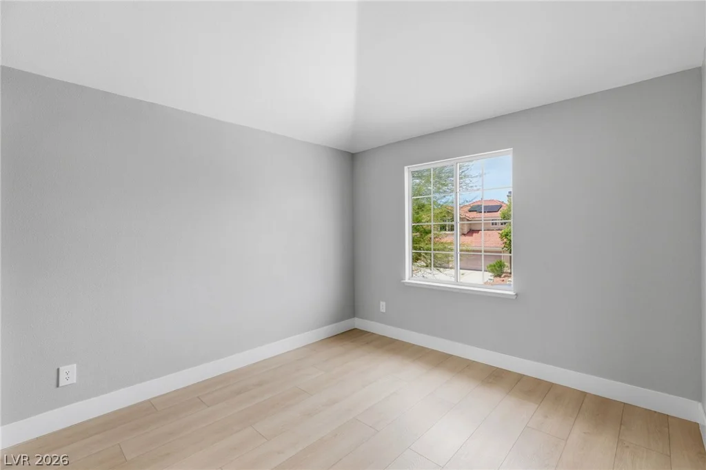 9725 Cascade Falls, Las Vegas, NV 89117