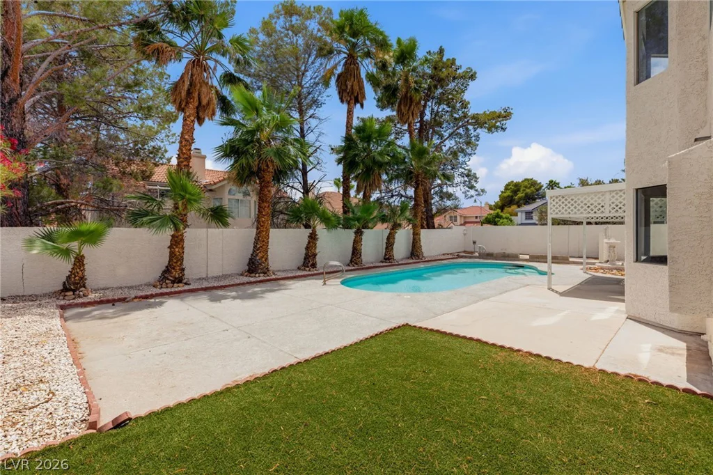 9725 Cascade Falls, Las Vegas, NV 89117