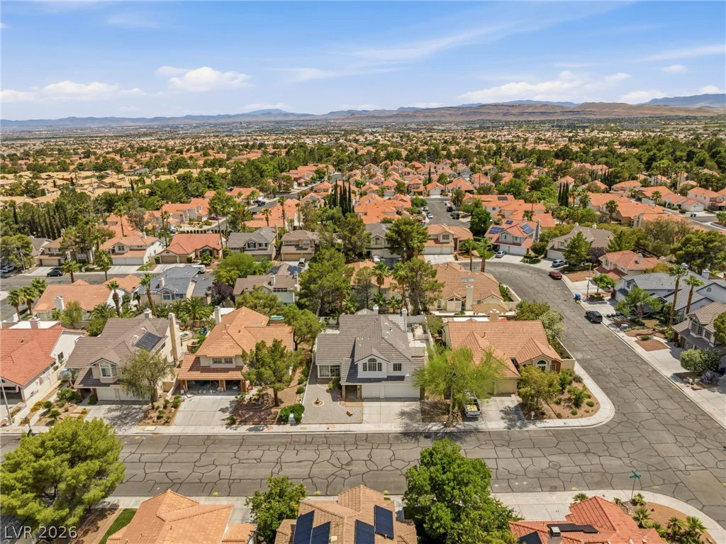 9725 Cascade Falls, Las Vegas, NV 89117
