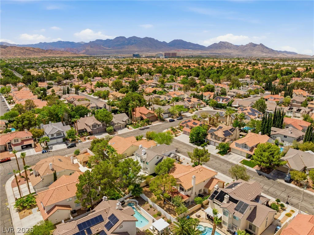 9725 Cascade Falls, Las Vegas, NV 89117