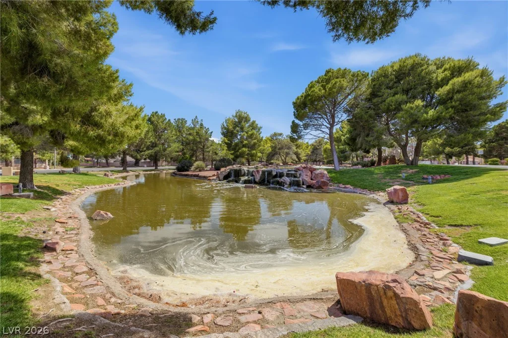 9725 Cascade Falls, Las Vegas, NV 89117