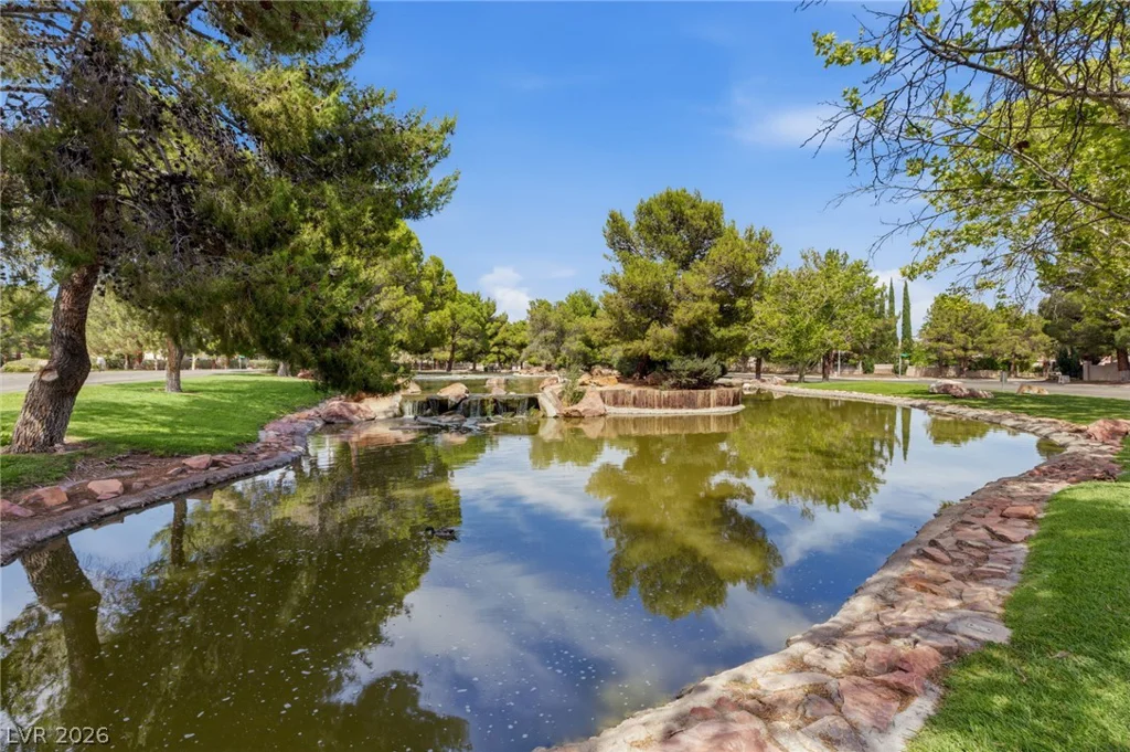 9725 Cascade Falls, Las Vegas, NV 89117