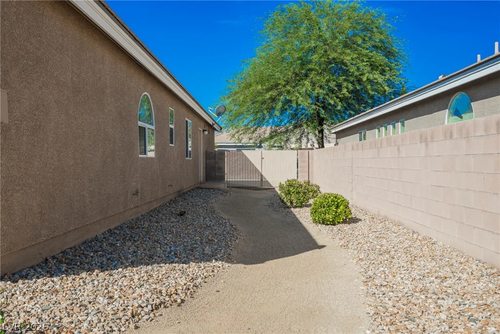 10246 Mountain Majesty, Las Vegas, NV 89131