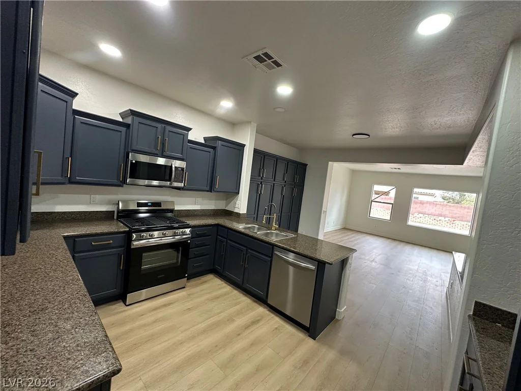 5728 Flying Birdie, Las Vegas, NV 89122