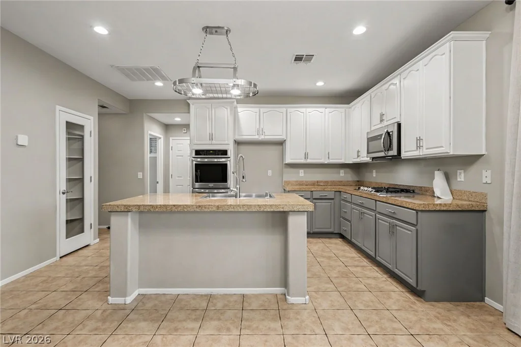 9052 Black Elk, Las Vegas, NV 89143