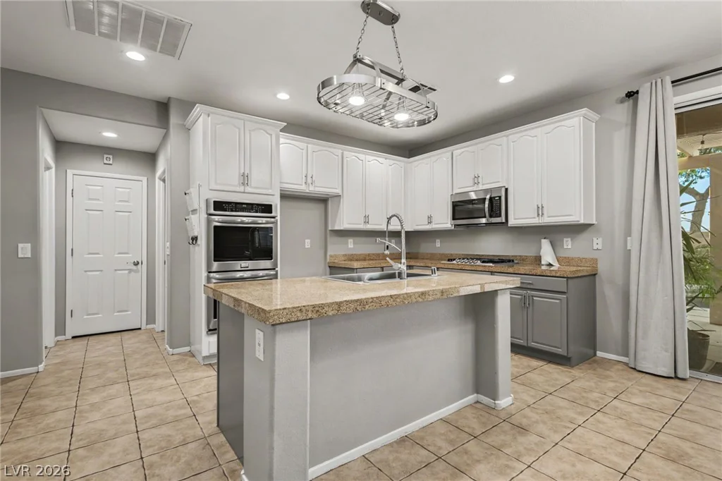 9052 Black Elk, Las Vegas, NV 89143