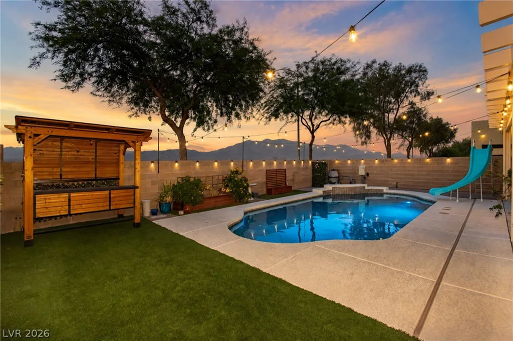 9052 Black Elk, Las Vegas, NV 89143