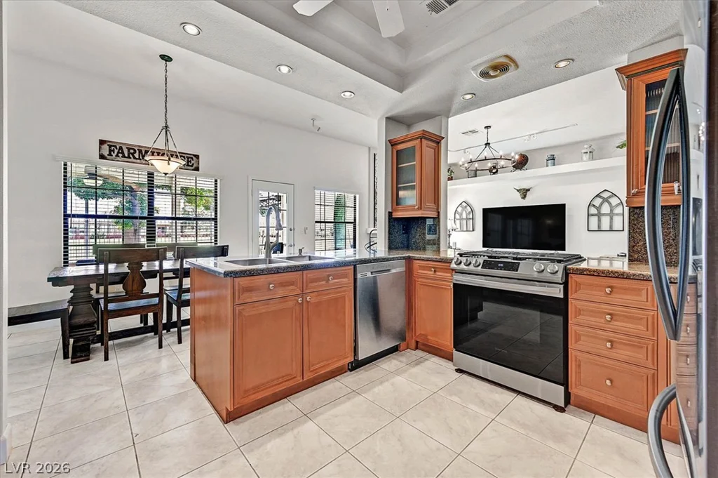 5520 Singing Hills, Las Vegas, NV 89130