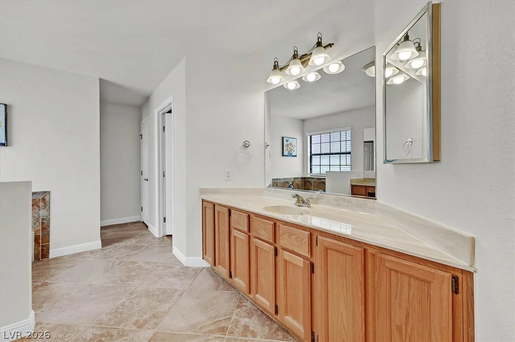 5520 Singing Hills, Las Vegas, NV 89130
