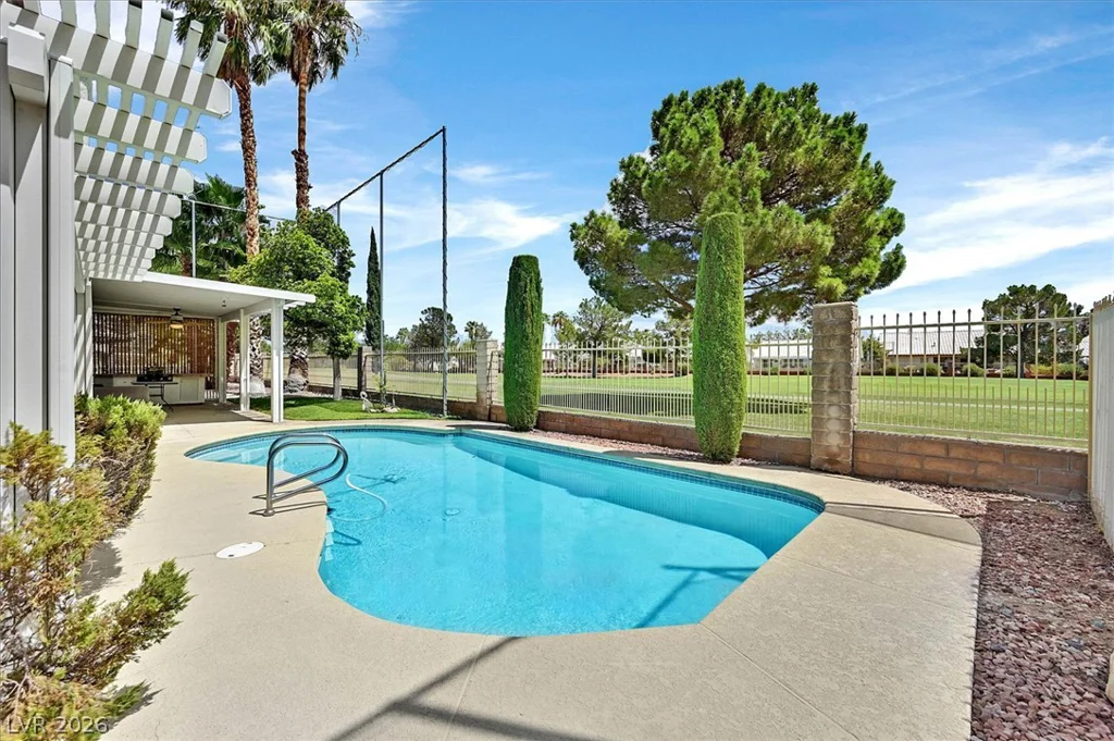 5520 Singing Hills, Las Vegas, NV 89130