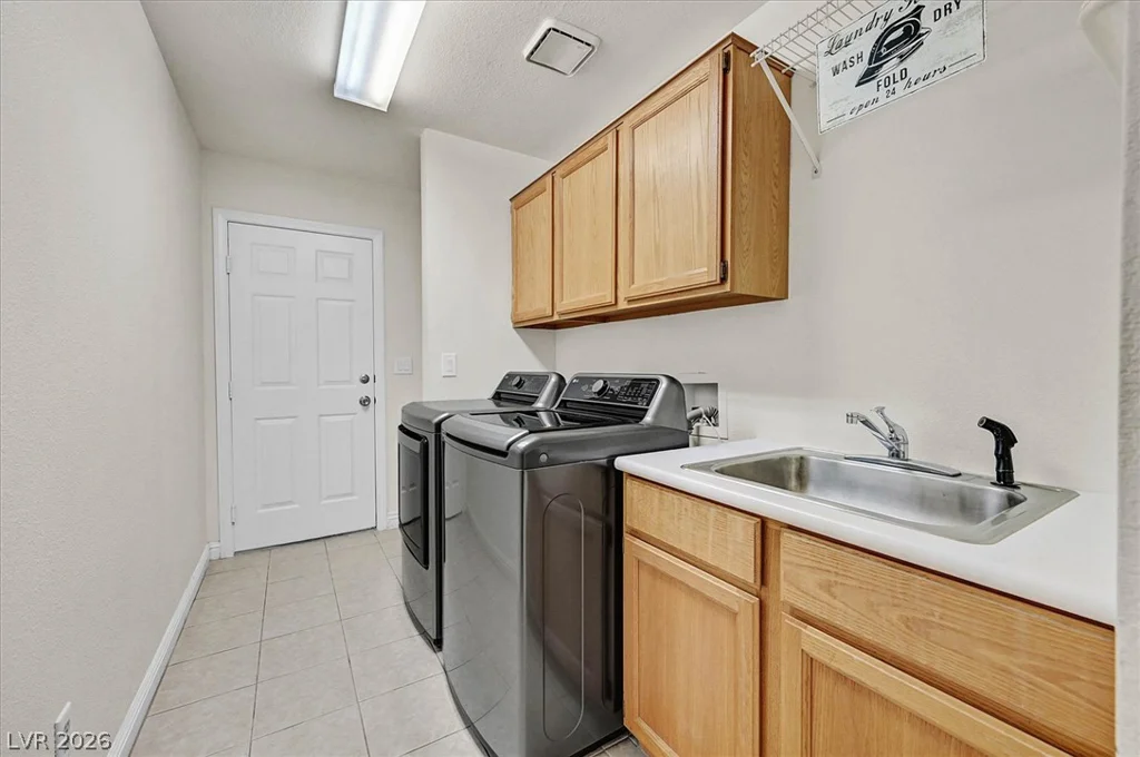 5520 Singing Hills, Las Vegas, NV 89130