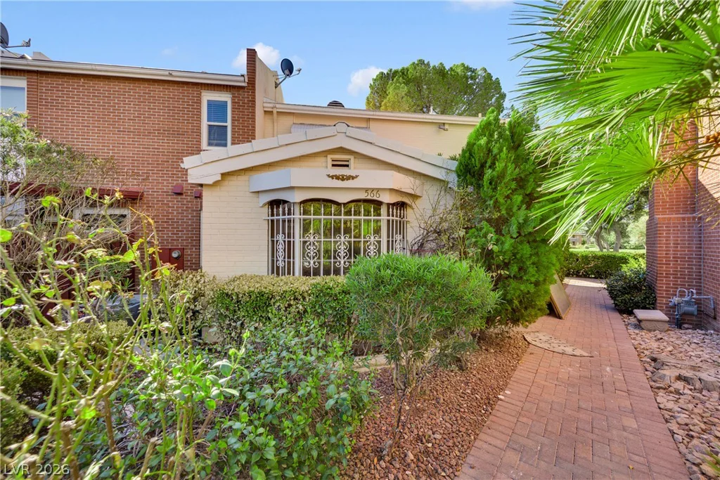 566 Tam O Shanter, Las Vegas, NV 89109