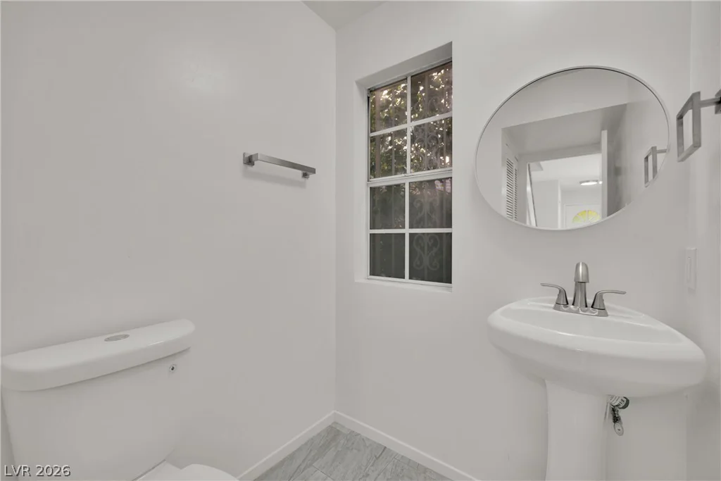 566 Tam O Shanter, Las Vegas, NV 89109