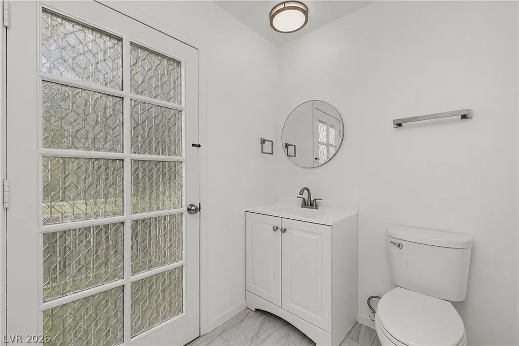 566 Tam O Shanter, Las Vegas, NV 89109