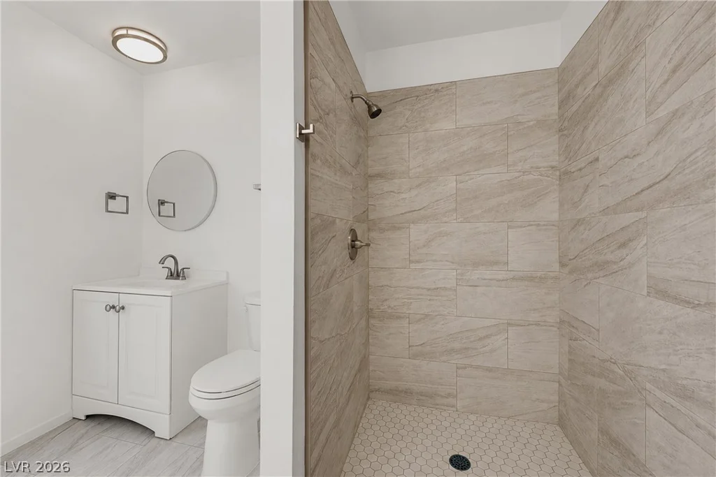 566 Tam O Shanter, Las Vegas, NV 89109