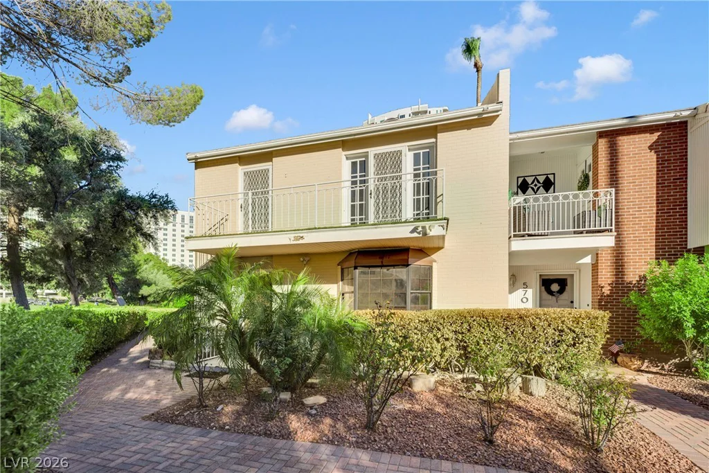 566 Tam O Shanter, Las Vegas, NV 89109