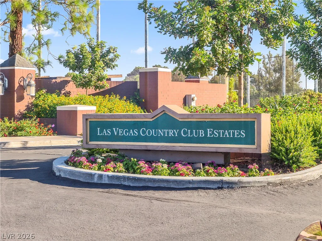 566 Tam O Shanter, Las Vegas, NV 89109
