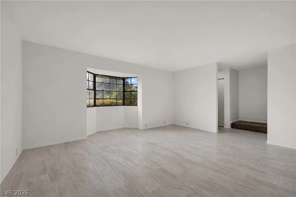 566 Tam O Shanter, Las Vegas, NV 89109