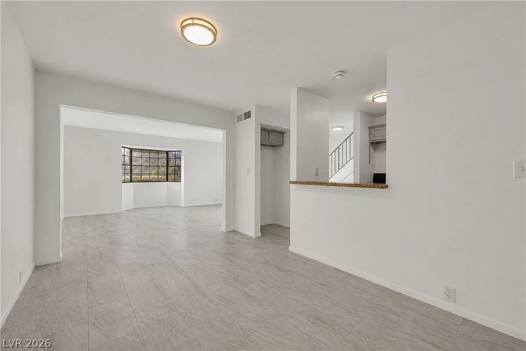 566 Tam O Shanter, Las Vegas, NV 89109